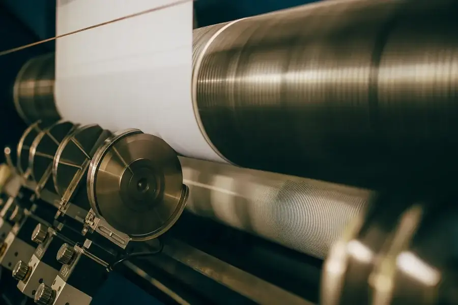 Industrial rewinding and slitting operation